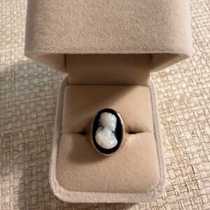 Vintage Black Cameo Ring